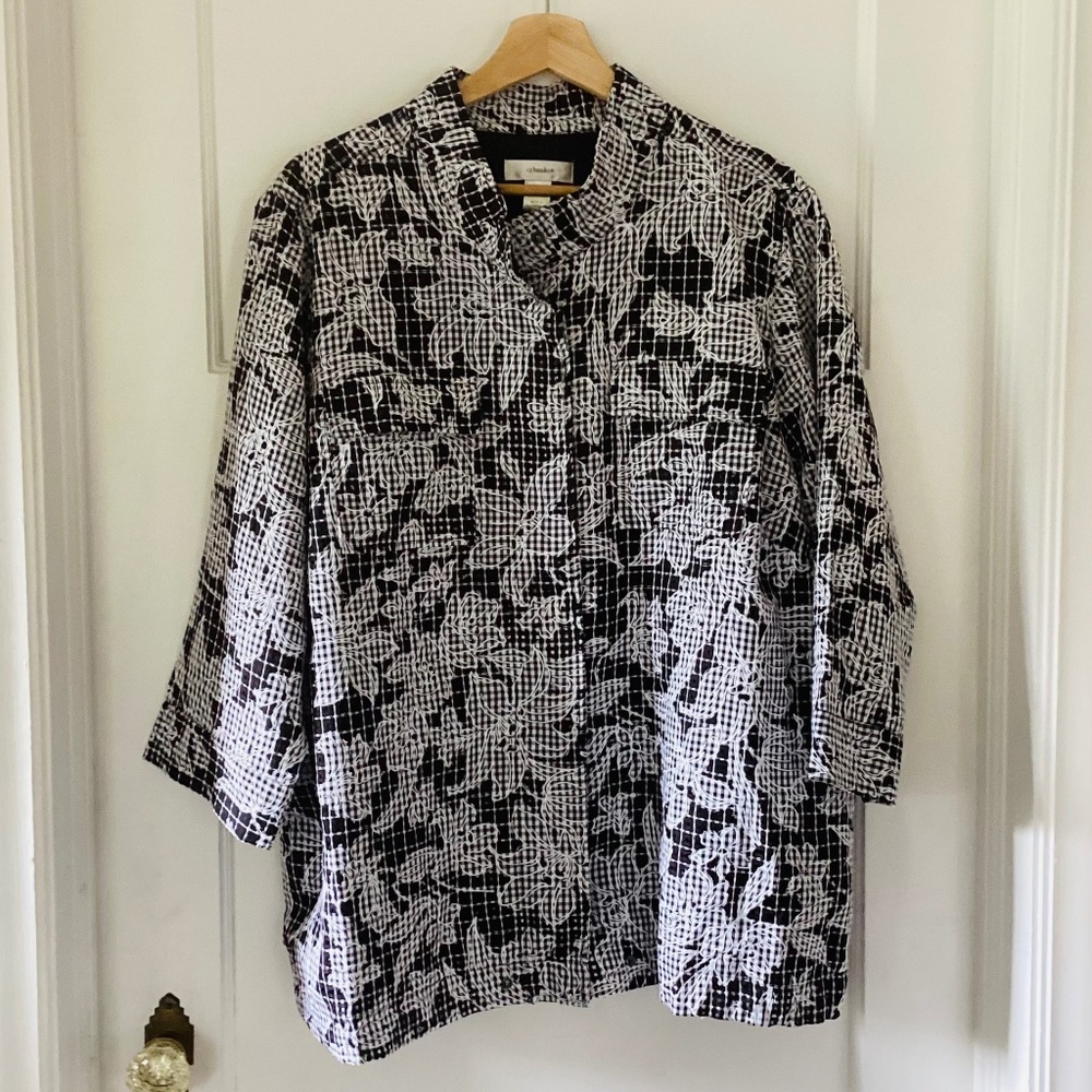 CJ Banks Jacket Shacket size 2X Gingham Floral 3/4 sleeves Snaps black & white